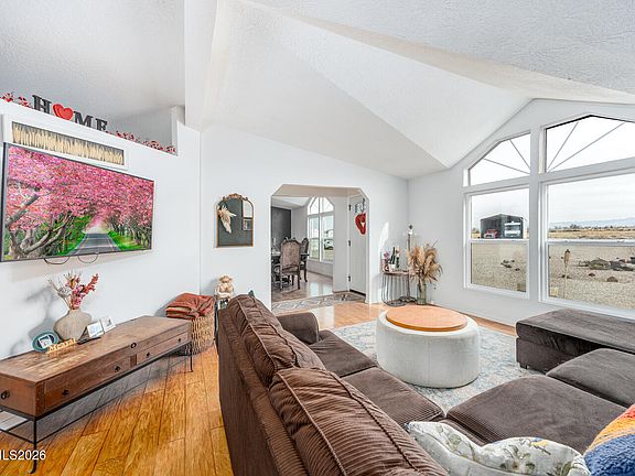 4th image of 4363 Nevada City Rd