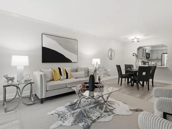2870 Pharr Court South NW APT 207, Atlanta, GA 30305