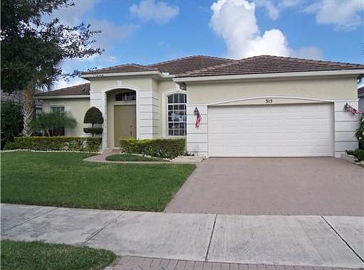 2nd image of 315 SW Lake Forest Way