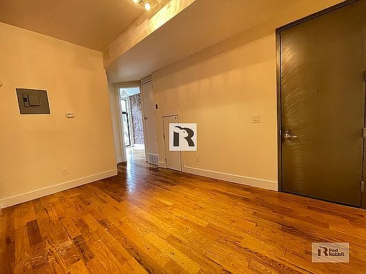 4th image of 937 Lafayette Ave Floor 2