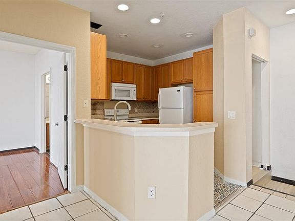 4th image of 2586 GRAND CENTRAL PARKWAY #3