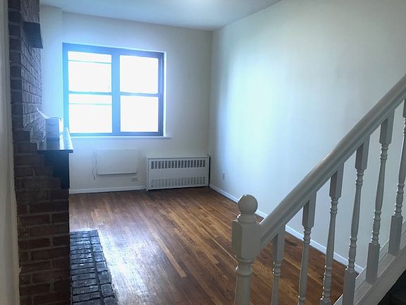 3rd image of 304 E 78th St #4