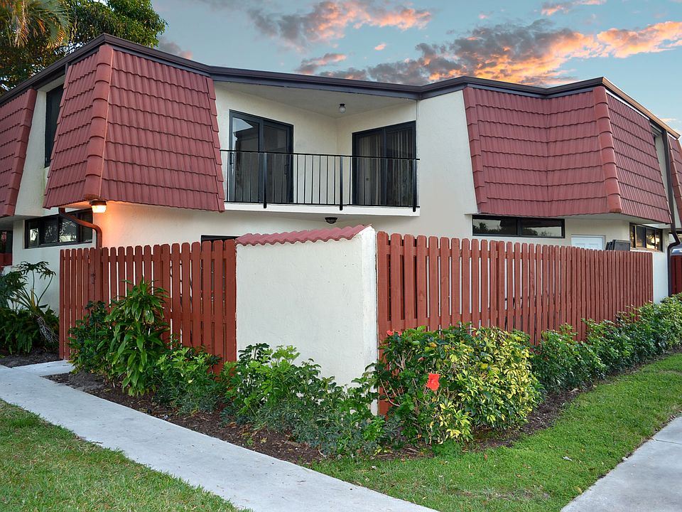 1st image of 3925 Victoria Dr