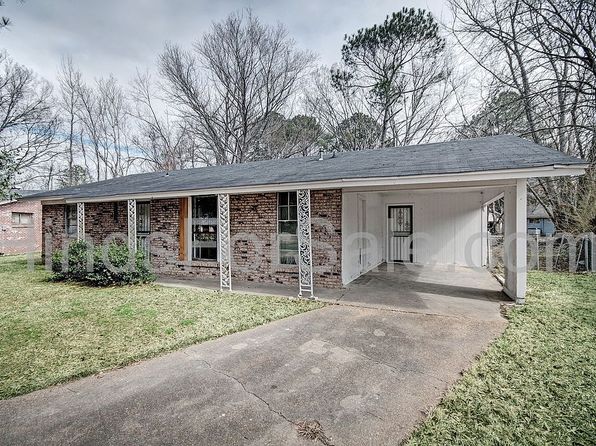 138 James Monroe Pl