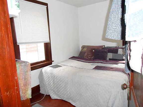 2nd image of 2746 Enslin St