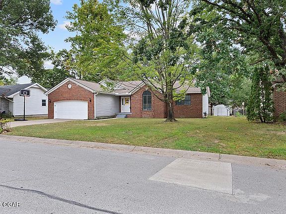 3rd image of 3510 Ridge Dr