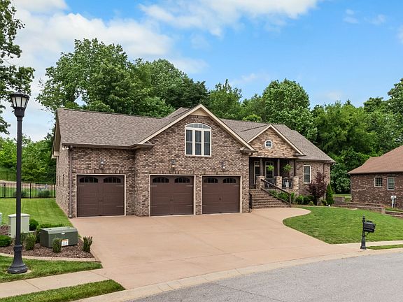 3rd image of 105 Roanoke Station Cir