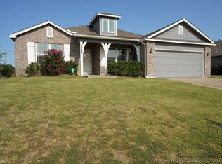 2029 N Kenosha Ct E, Tulsa, OK 74106