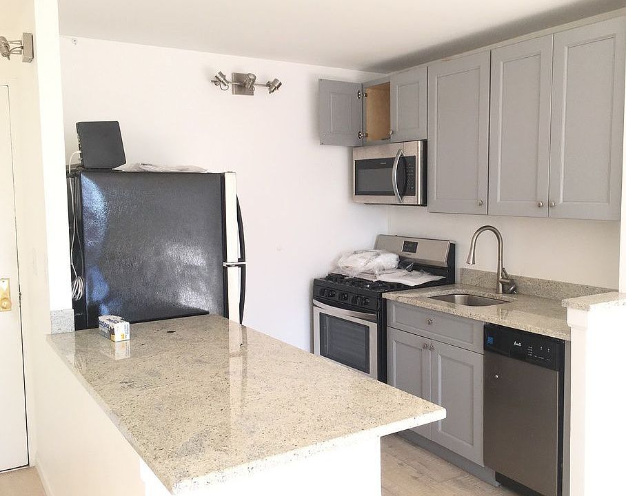 1st image of 829 Greenwood Ave APT 7H