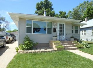 925 16th St NW, Minot, ND 58703