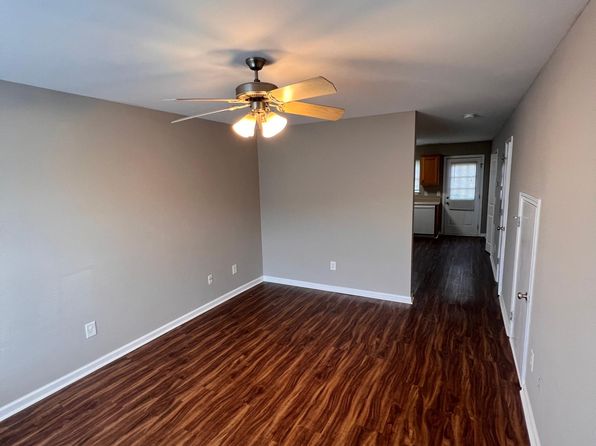 109 Creekside Dr NW #3
