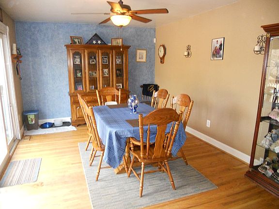 2nd image of 250 Park Ln