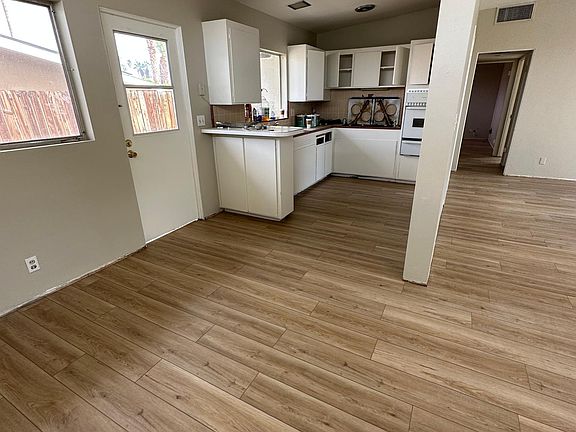 3rd image of 74533 Driftwood Dr