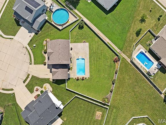 4th image of 6 Coolidge Ct