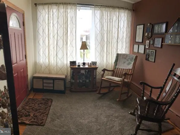 7723 Walker St, Philadelphia, PA 19136