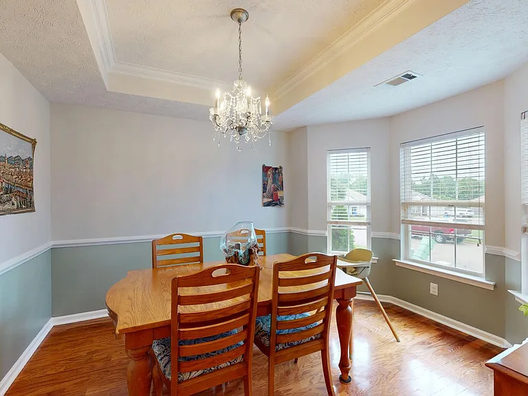 629 Linden Ln — Photo 4