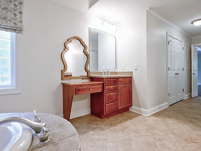 50 Peninsula Cir — Photo 1