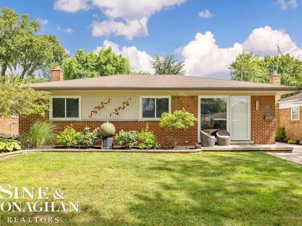 22931 Recreation St, Saint Clair Shores, MI 48082