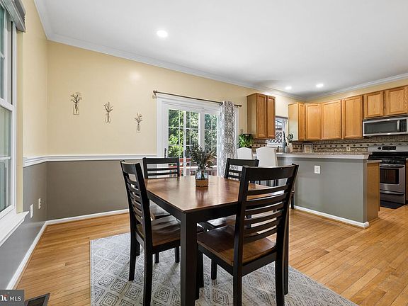 3rd image of 6366 Dakine Cir