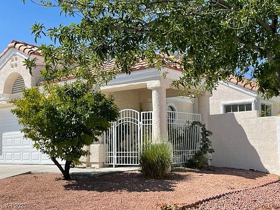 4th image of 1833 Glenwillow Dr