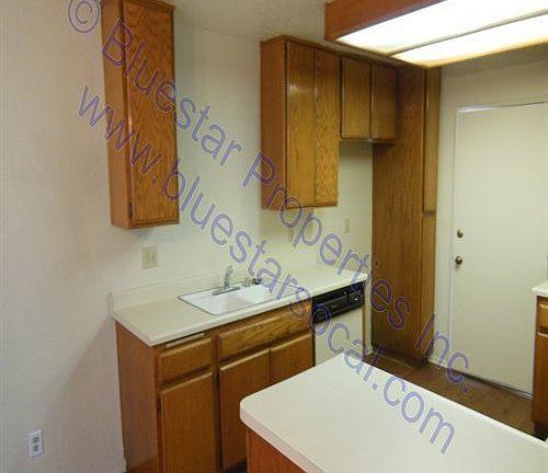 5th image of 16186 Jasmine St