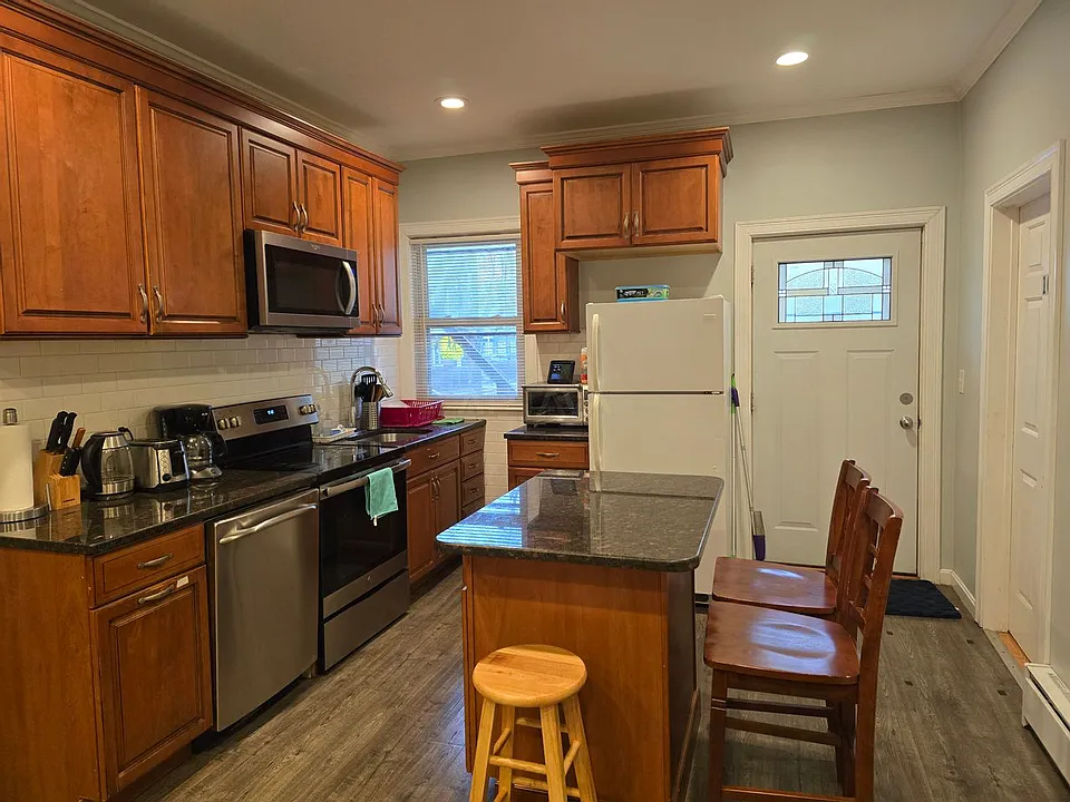 155 Perkins St #7