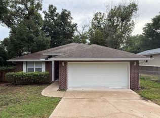 220 Palmetto Ave, Niceville, FL 32578