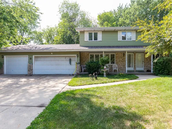 1032 E Northwood Dr, Appleton, WI 54911