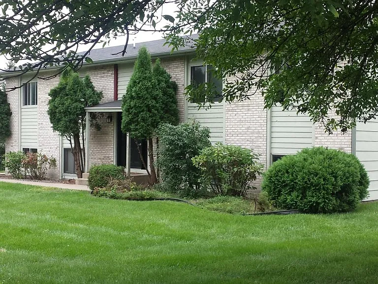 4plex bldg in neighborhood of $300-400k houses