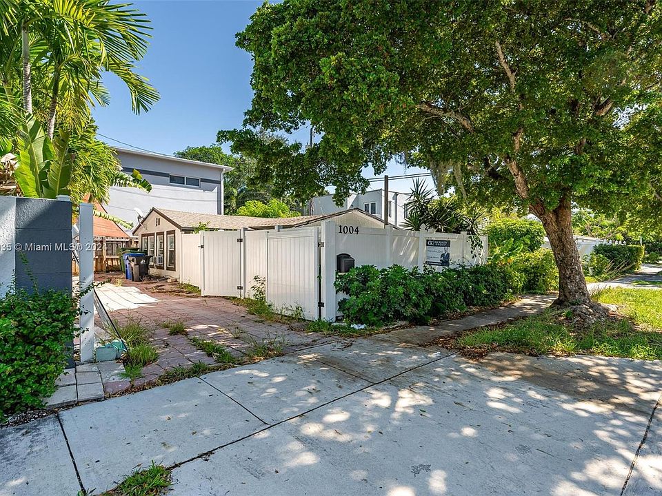 1st image of 1004 SW 4th Ave