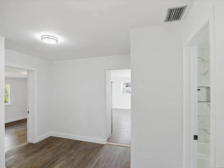 270 SW 10th Ave #1 — Photo 18