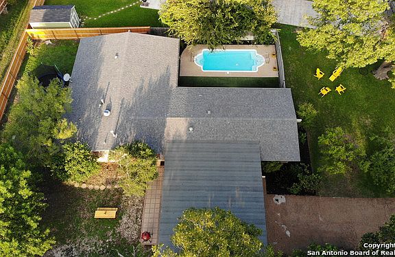3rd image of 307 Rockhill Dr