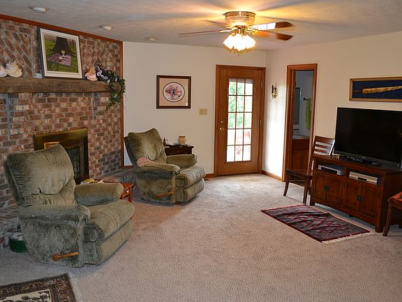3rd image of 63 Mountainview Dr
