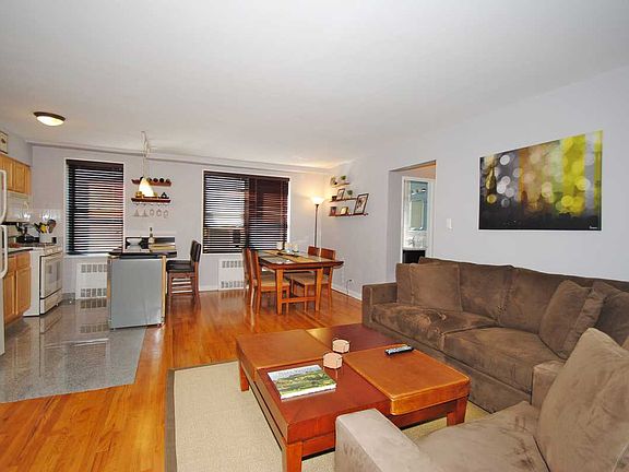 5th image of 14021 Burden Cres APT 303