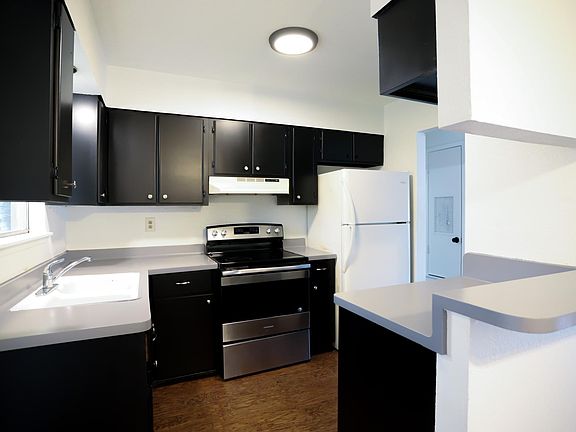 2nd image of 522 Southtrail Dr #520