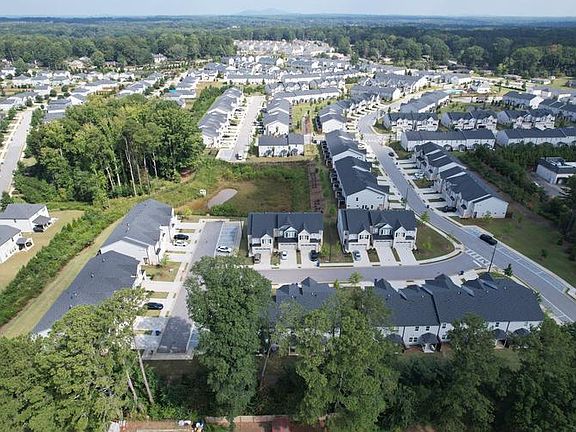 4th image of 4196 Waratah Way SW