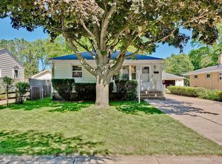 211 N Elroy Ave, Bartlett, IL 60103
