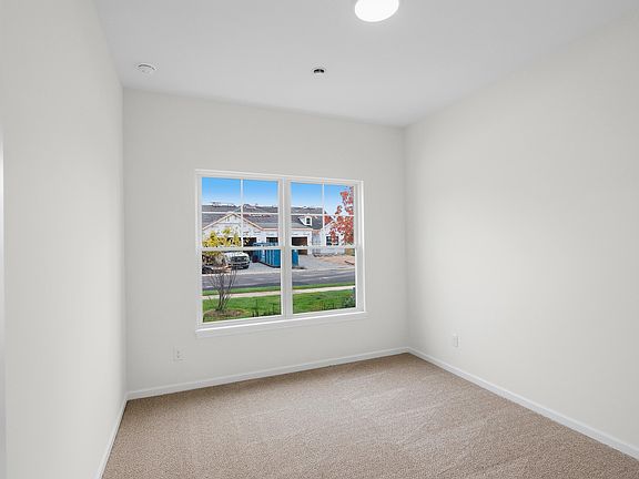 5th image of 3288 Beck St