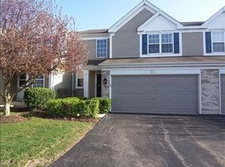 211 Mistwood Ln, Crystal Lake, IL 60014