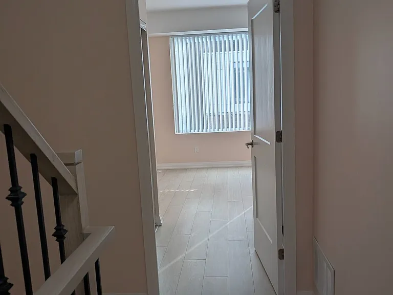 1050 Portage Pkwy #38 — Photo 2