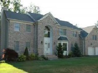 7 Danielle Dr, Wayne, NJ 07470