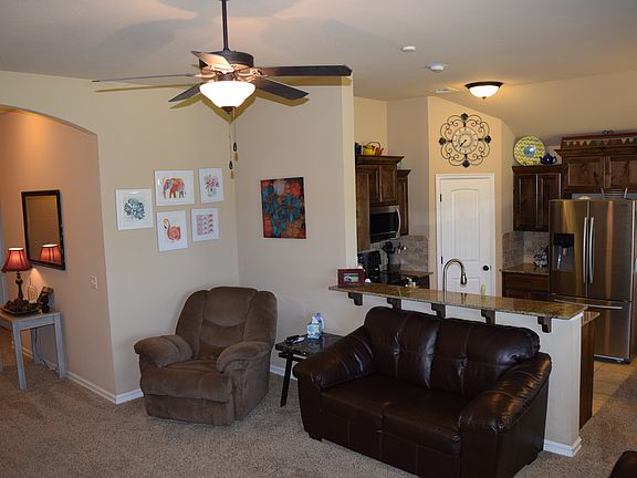 5th image of 205 E Dillion Dr