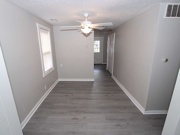4th image of 428 Lake Ave