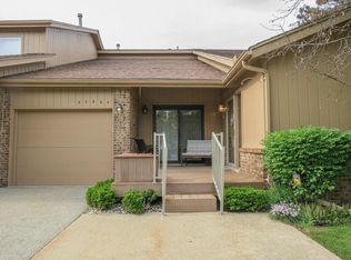 37564 N Laurel Park Dr, Livonia, MI 48152