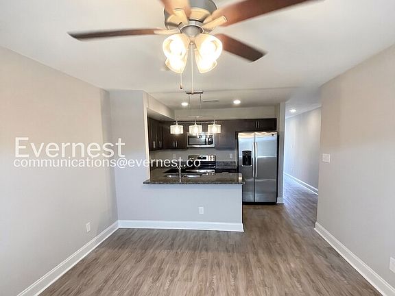 3rd image of 1000 Henry Place Blvd #501