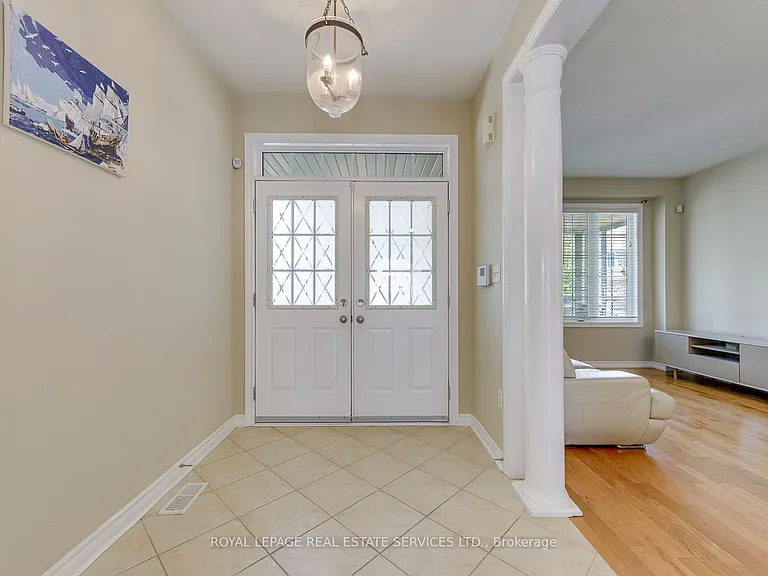 9 Barnstone Dr — Photo 4