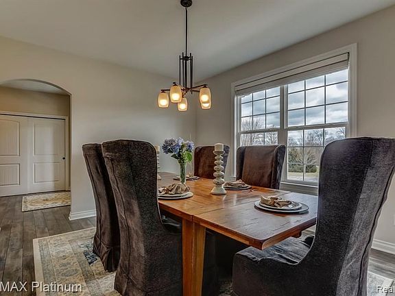 5th image of 305 Abby Brook Ln
