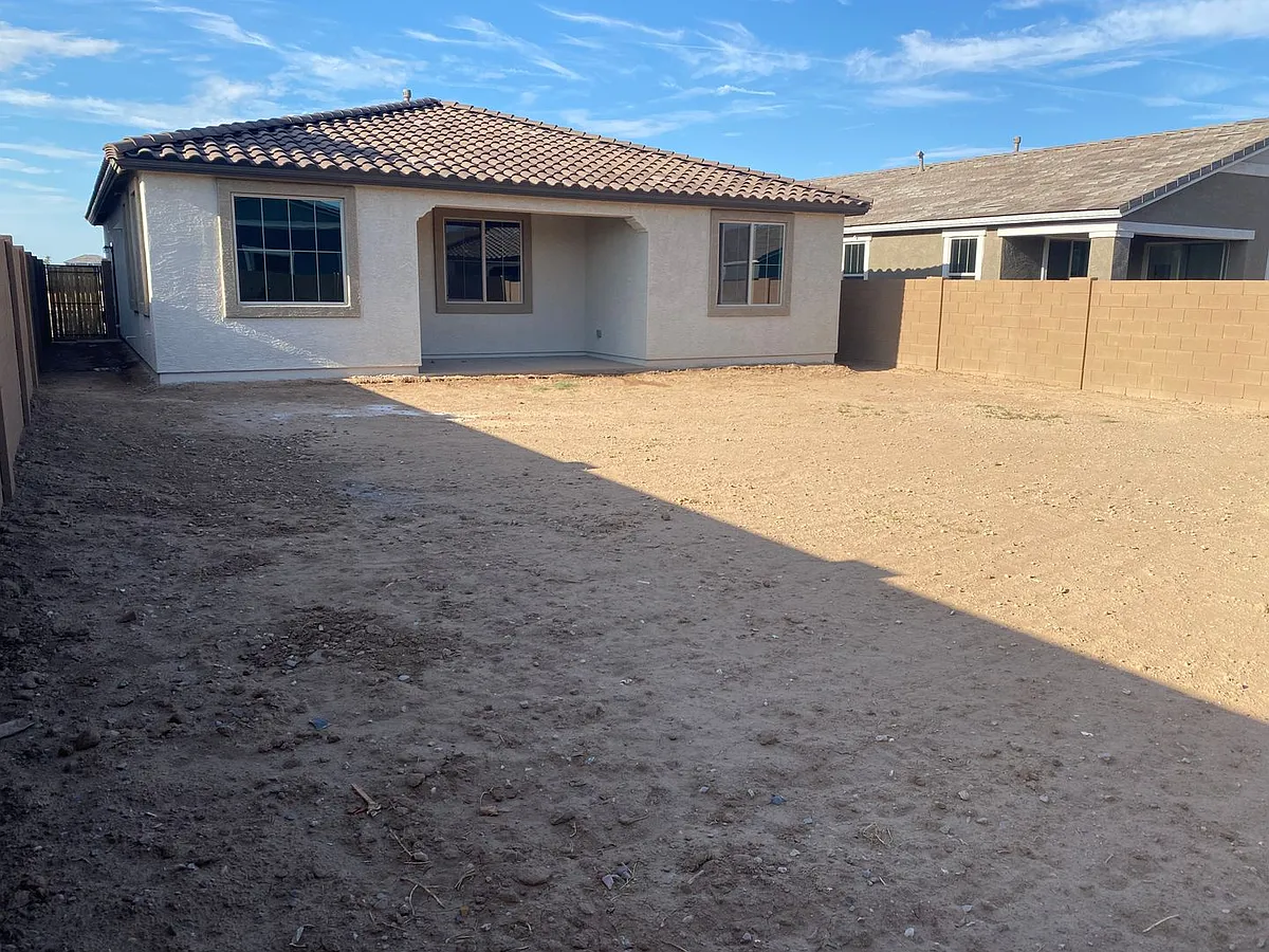 Building Photo - 22938 E Saddle Way