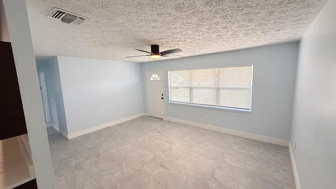3 bed, 1.0 bath, 1440 sqft, $2,200 — Photo 1