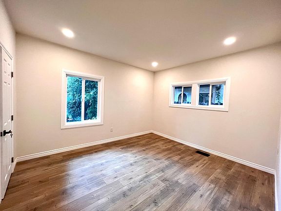 5th image of 63 N Bonnie Ave #2